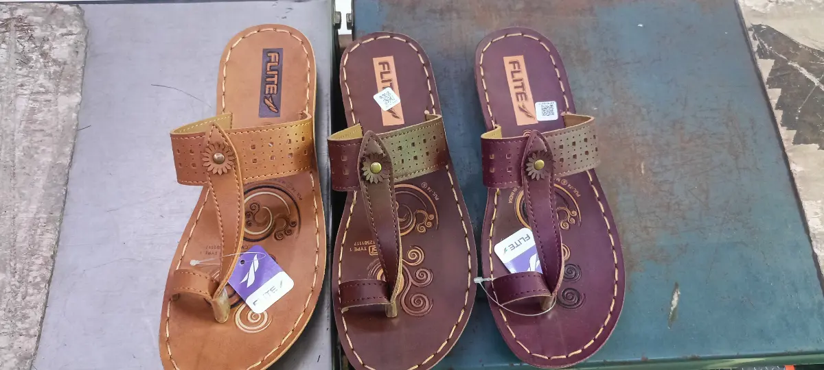 Thumbnail 2 of Women's footwear